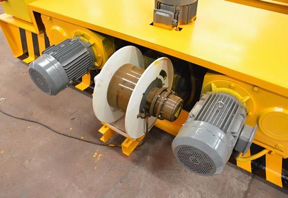 Kabeltrommel aangedreven transferwagen